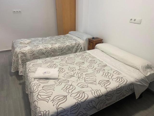 Habitaciones Familiares Con Bano Privado Lf - Sin Ascensor Zaragoza Rom bilde