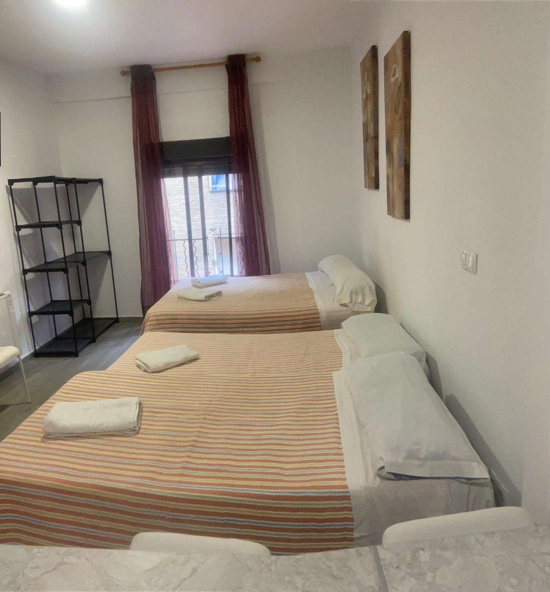 Habitaciones Familiares Con Bano Privado Lf - Sin Ascensor Zaragoza Eksteriør bilde